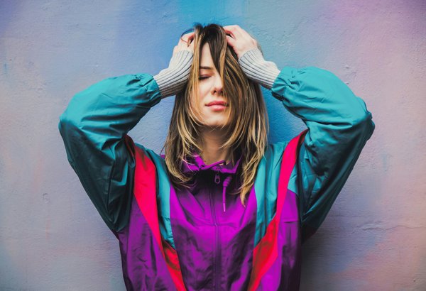 Comment choisir des lunettes de soleil pour un look décontracté mais chic en ville?